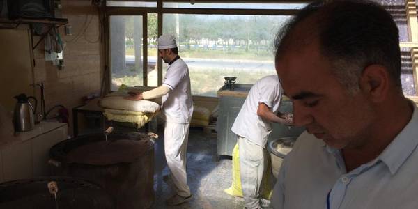 نظارت و بازرسی از نانوایی های شهر فرمهین توسط اتاق اصناف و بازرگانی شهرستان فراهان انجام پذیرفت