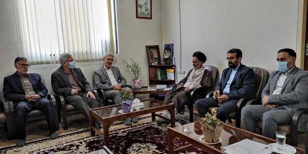 فرماندار و معاون سیاسی ، امنیتی و اجتماعی استاندار با امام جمعه خمین دیدار کردند