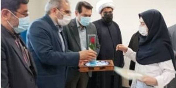 بازدید استاندارمرکزی ازبیمارستان مهرشهرستان خنداب