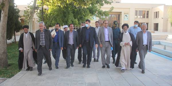 رئیس بنیاد شهید و امور ایثارگران کشور از بیت قدیمی حضرت امام در خمین بازدید کرد