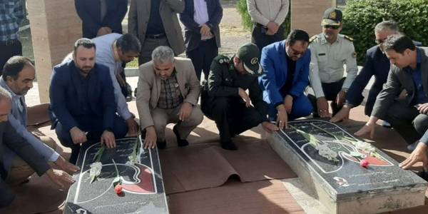 تجدید میثاق اعضای شورای اداری شهرستان کمیجان با آرمانهای شهداء در اولین روز هفته دولت