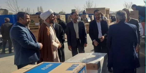 اهداء  تعداد  ۲۱ سری جهیزیه به نوعروسان  در شهرستان کمیجان