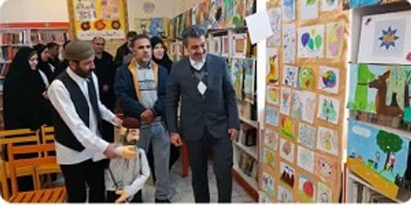نمایشگاه آثار کودکان و نوجوانان در شهرستان شازند افتتاح شد.