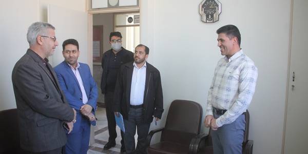فرماندار از اداره کمیته امداد امام خمینی (ره) شهرستان خمین بازدید کرد