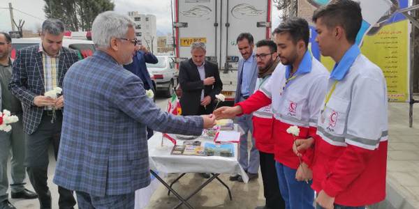 فرماندار از پایگاه های هلال احمر و ایستگاه های اتش نشانی خمین بازدید کرد