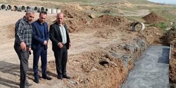 بازدید میدانی معاون فرماندار شهرستان شازند از پروژه در حال احداث پل خروجی شهر شازند