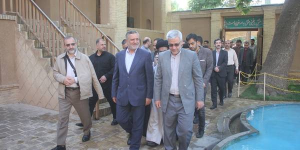 وزیر تعاون ، کار ورفاه اجتماعی از بیت تاریخی حضرت امام (ره) در خمین بازدید کرد
