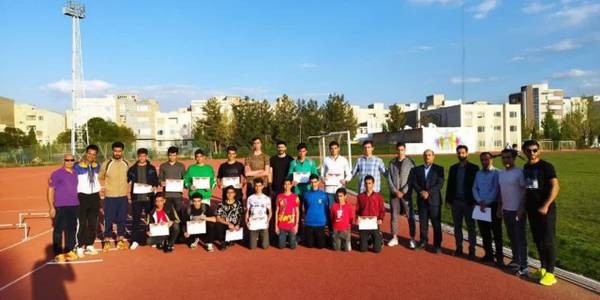 قهرمانی دوندگان کمیجانی در مسابقات جام رمضان و رکوردگیری انتخابی تیم  استان