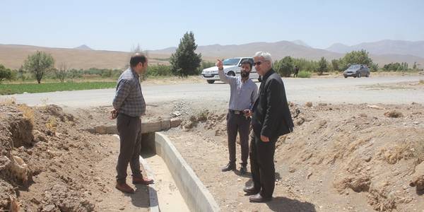 فرماندار از روستای دربند شهرستان خمین بازدید کرد.