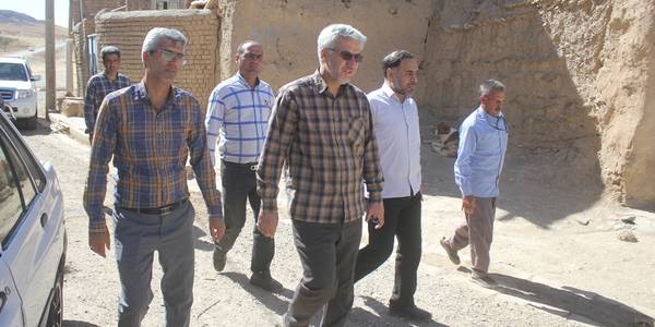 فرماندار از تعدادی از روستاهای بخش کمره شهرستان خمین بازدید کرد