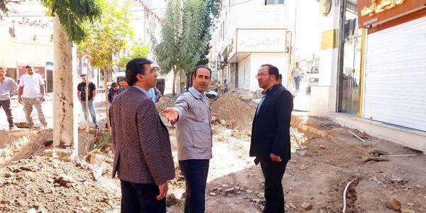 بازدید اتابکی سرپرست فرمانداری از پروژه ساماندهی و زیبا سازی خیابان امام خمینی(ره)