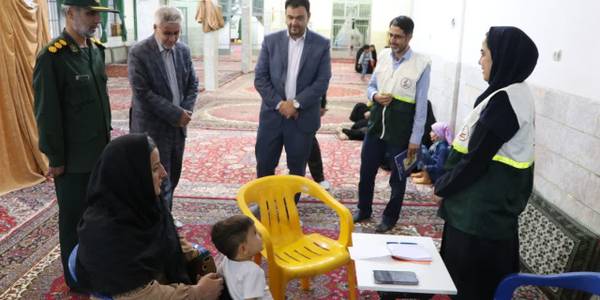 فرماندار از طرح ویزیت رایگان بیماران در مسجد صاحب الزمان (عج) خمین بازدید کرد