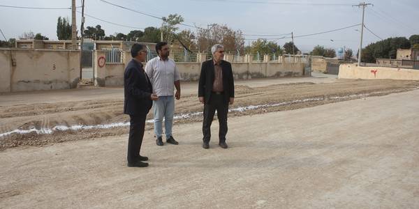 فرماندار از تعدادی از روستاهای بخش مرکزی شهرستان خمین بازدید کرد