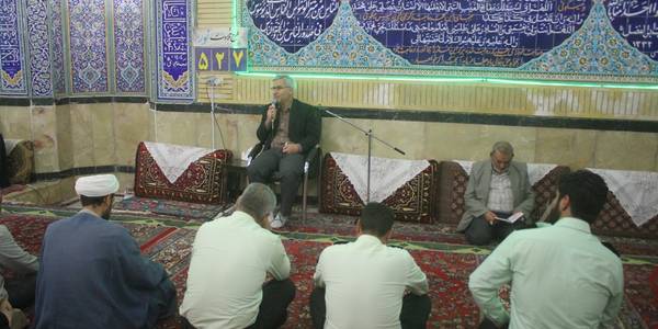 مراسم گرامیداشت هفته نیروی انتظامی و شهدای غزه در شهرستان خمین برگزار شد