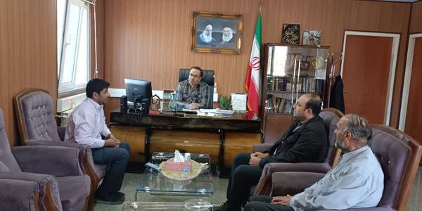 نشست رئیس شورای شهر تفرش و رئیس انجمن خوشنویسی و فعال فرهنگی با فرماندار