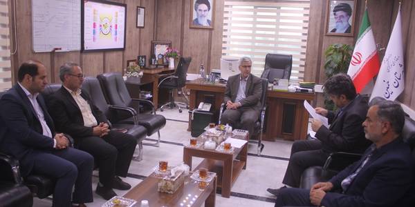 نشست مدیر کل ارتباطات و فناوری اطلاعات استان با فرماندار شهرستان خمین برگزار شد