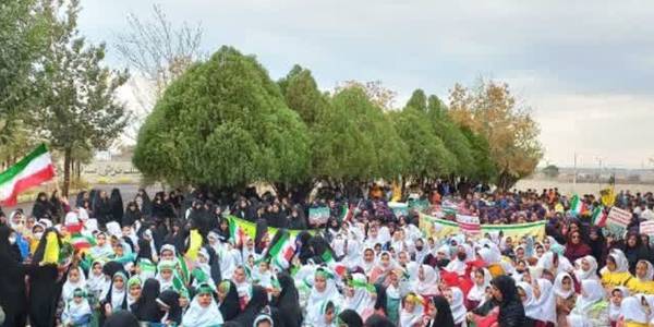 حضور مردم شهر زاویه در راهپیمایی 13 آبان