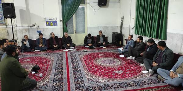 دومین نشست بررسی مسائل و مشکلات محلات گوشه و فیروزآباد خمین برگزار شد