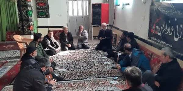 برگزاری میز خدمت در روستای ولاشجرد توسط مسئولین شهرستان فراهان به مناسبت فرارسیدن دهه مبارک فجر