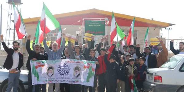 راهپیمایی یوم‌الله ۲۲ بهمن مردم انقلابی روستای ضیاء آباد