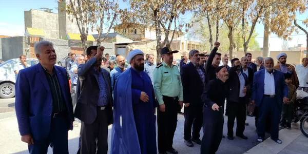 تجمع نما‌زگزاران جمعه فراهان در حمایت از عملیات وعده صادق و همبستگی با مردم فلسطین